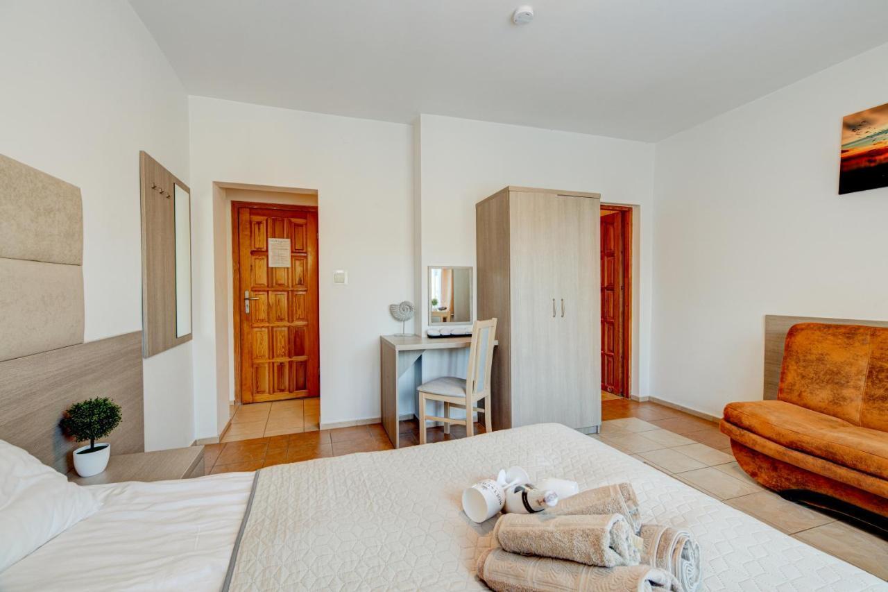 Ambre Mare - Wypoczynek Pod Palmami Bed and Breakfast Pobierowo Eksteriør billede